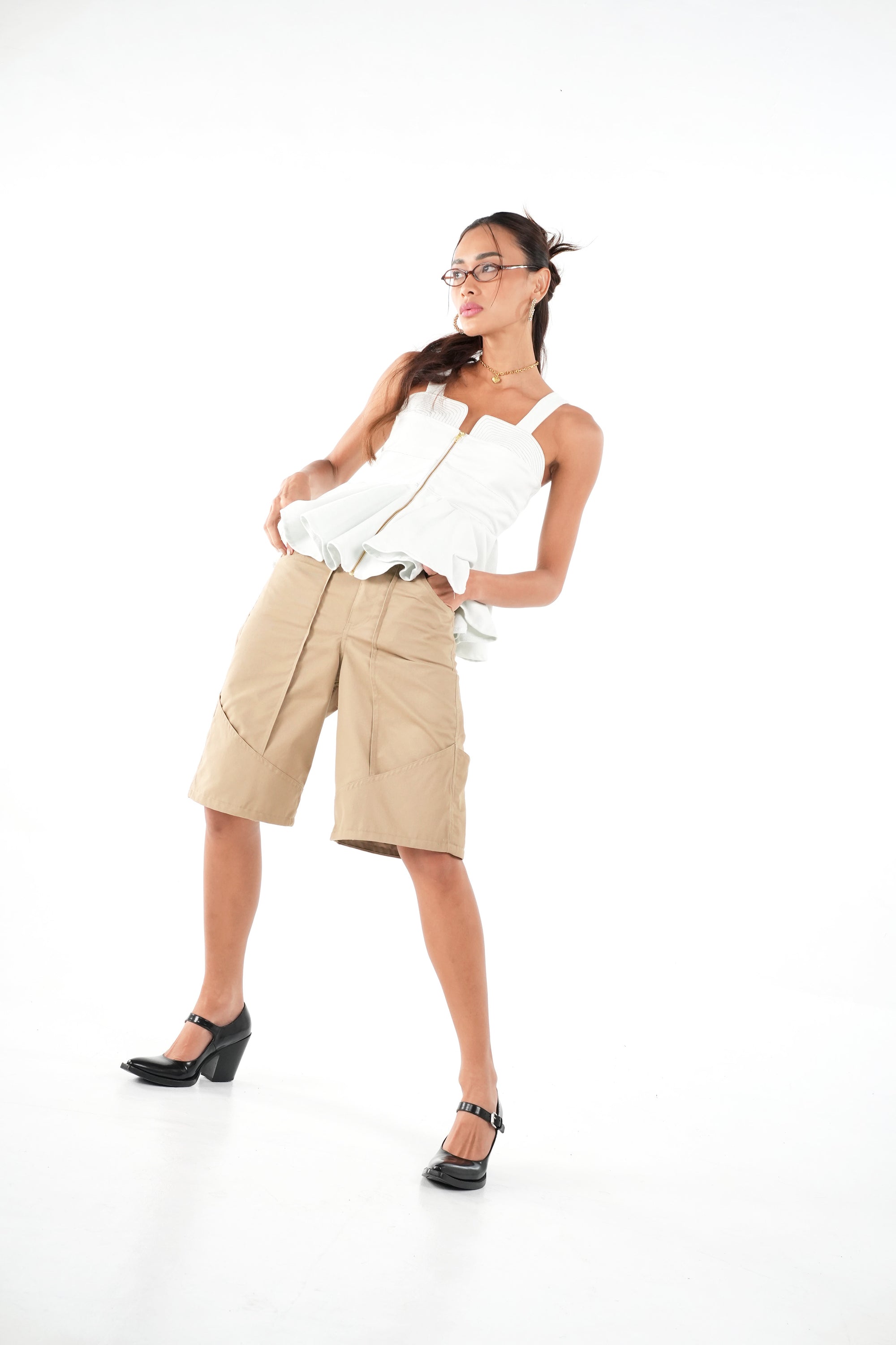 khaki baggy shorts