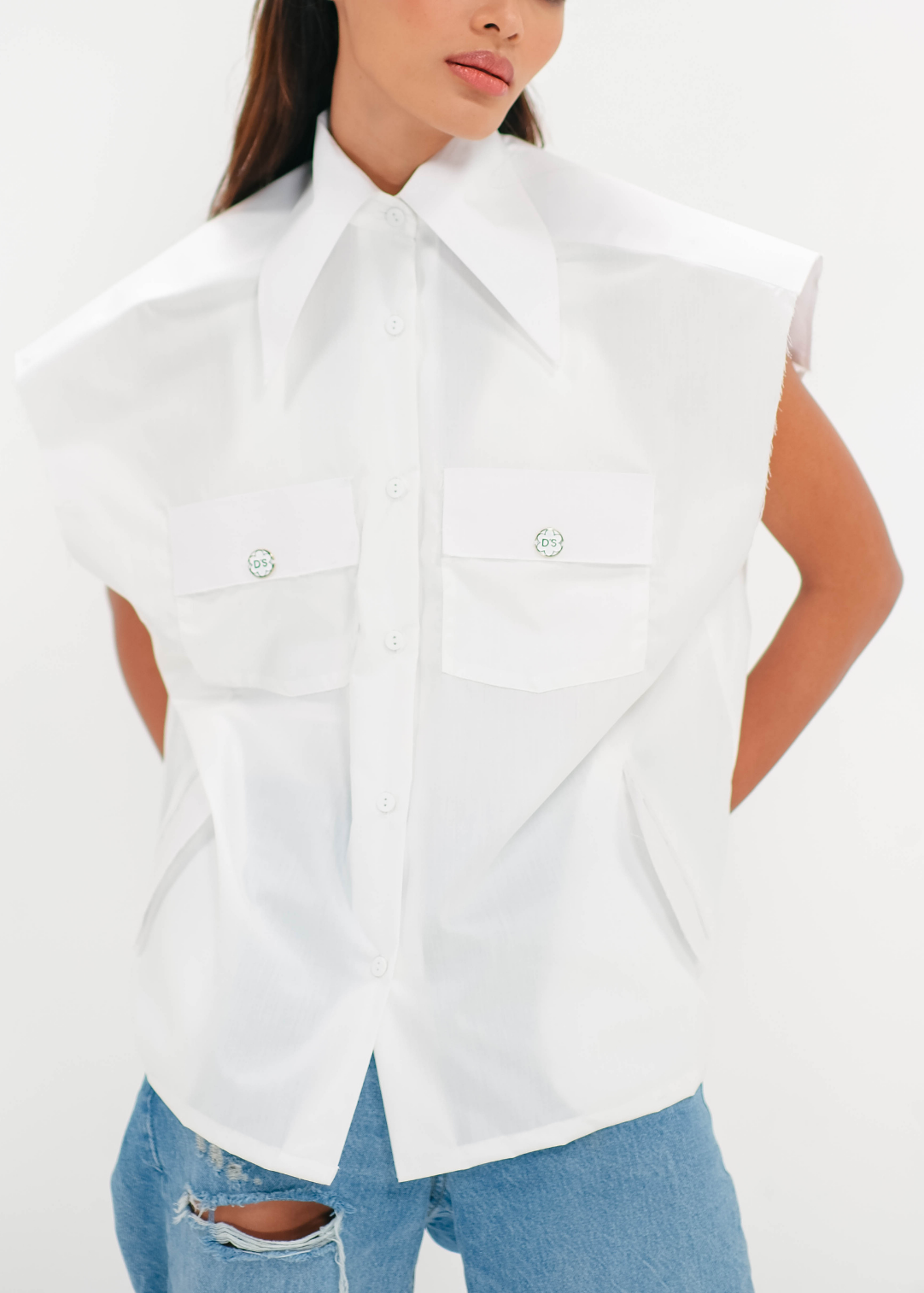 pointed collar shirt